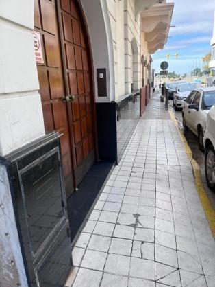 Centro: 25 de Mayo Al 500 Casa de 340 m² Cub Apta Uso Comercial 1