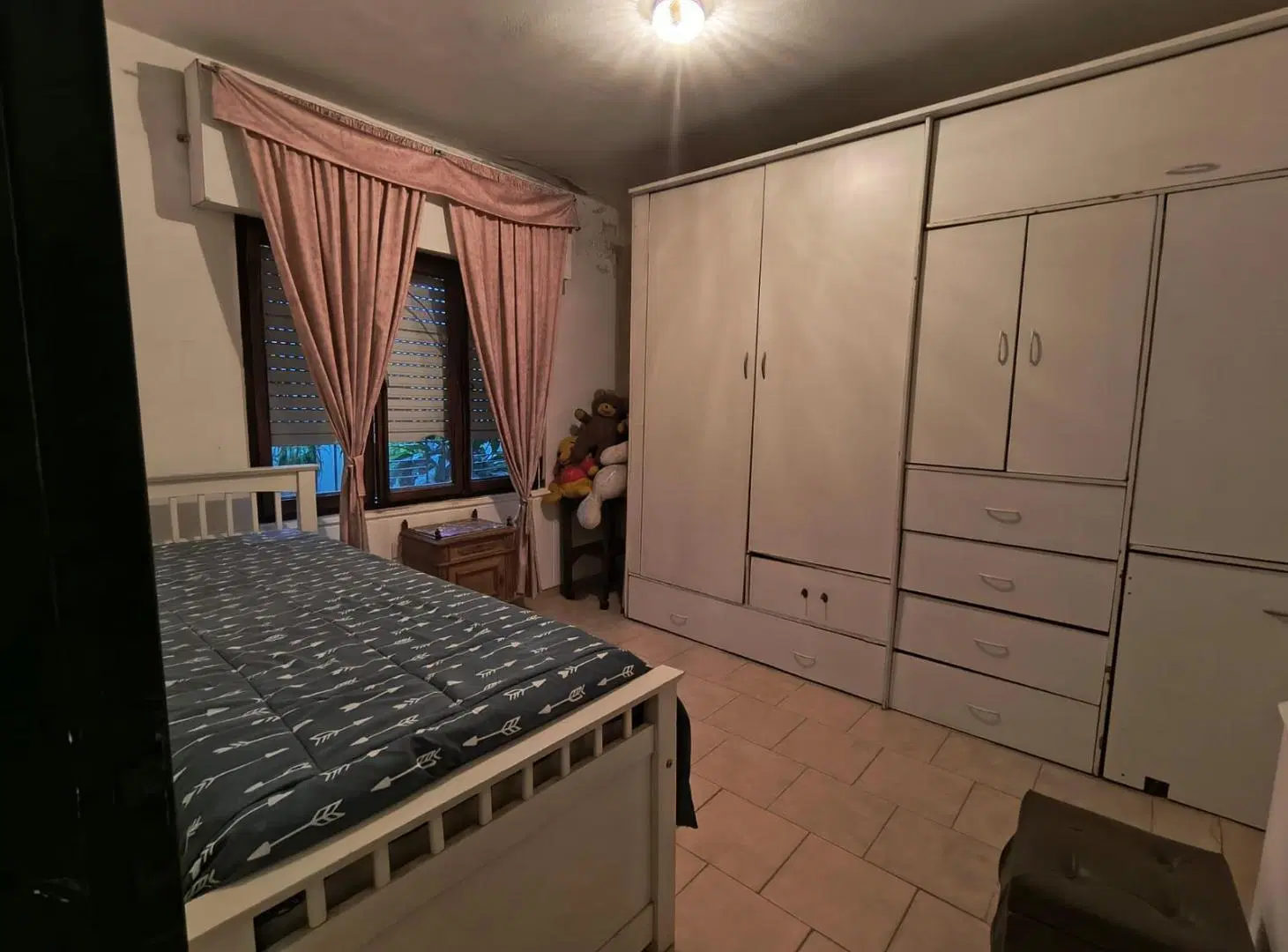SAN VICENTE: CASA EN VENTA DE 4 DORMITORIOS COCHERA Y PATIO 3