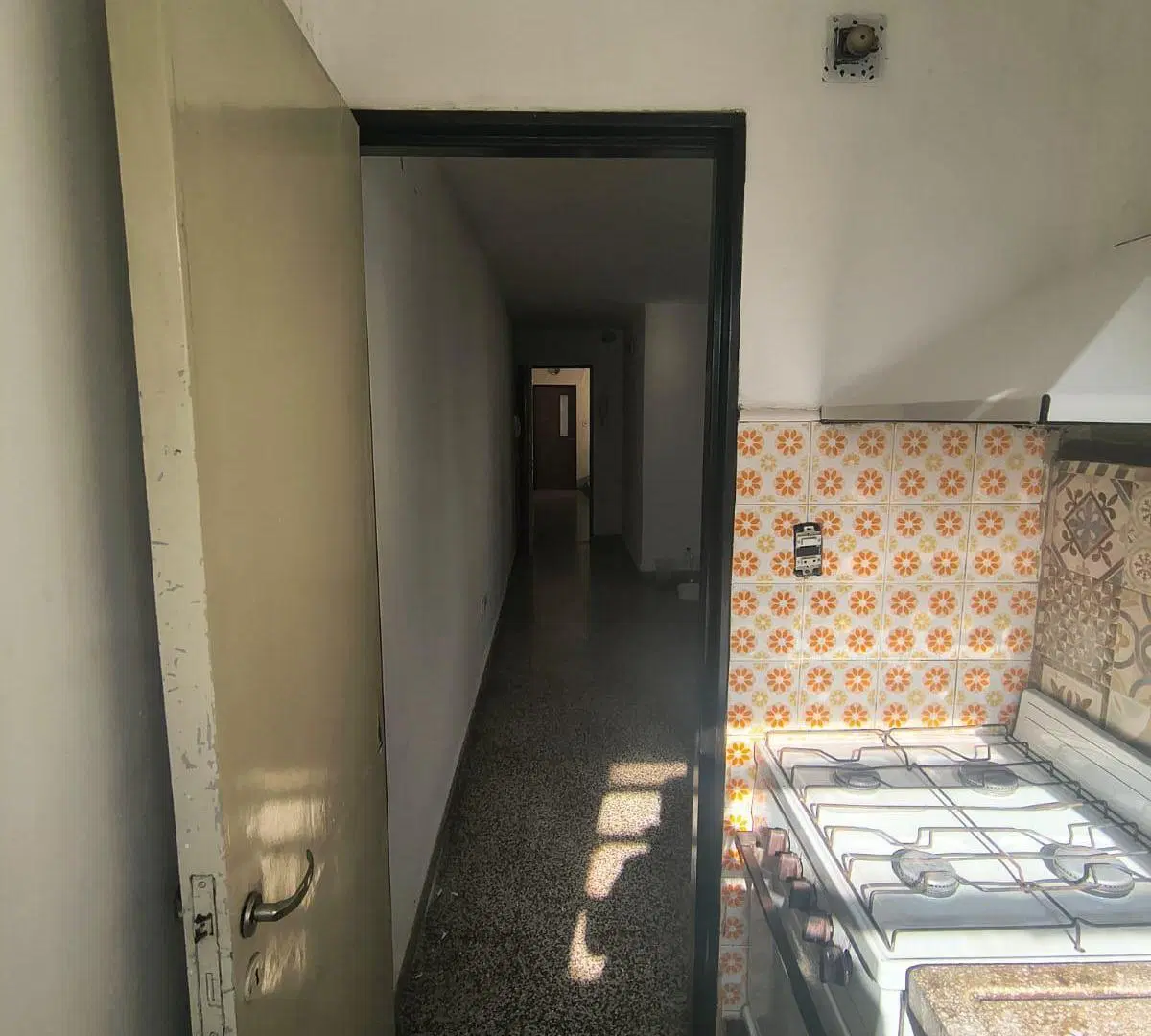OPORTUNIDAD!!!! ALBERDI: DEAN FUNES 1400 2 DORMITORIOS PRIMER PISO POR ESCALERA 1
