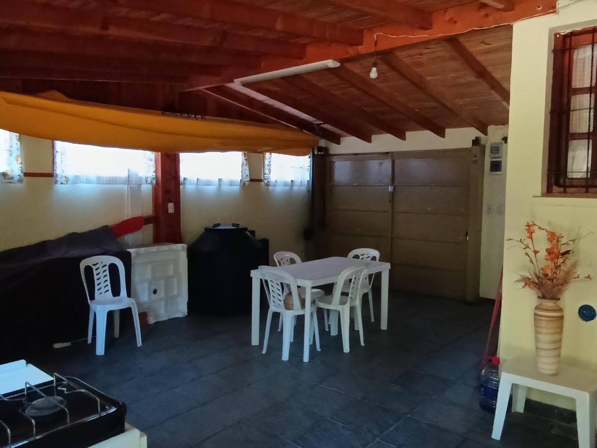 Venta Casa 3 Dorm., 3 B, Quincho Garaje y Jardín. B° La Colina, Bariloche 4