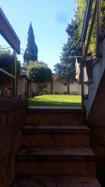 Excelente Chalet de Gran Categoria, 6 Ambientes, 3 Plantas Amplio Parque con Piscina Dep Servicio 5