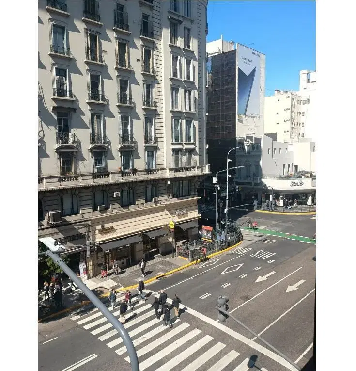 Amplia Oficina Al Frente Planta Libre en Edificio De Categoria A Pasos De Callao Y Corrientes 1