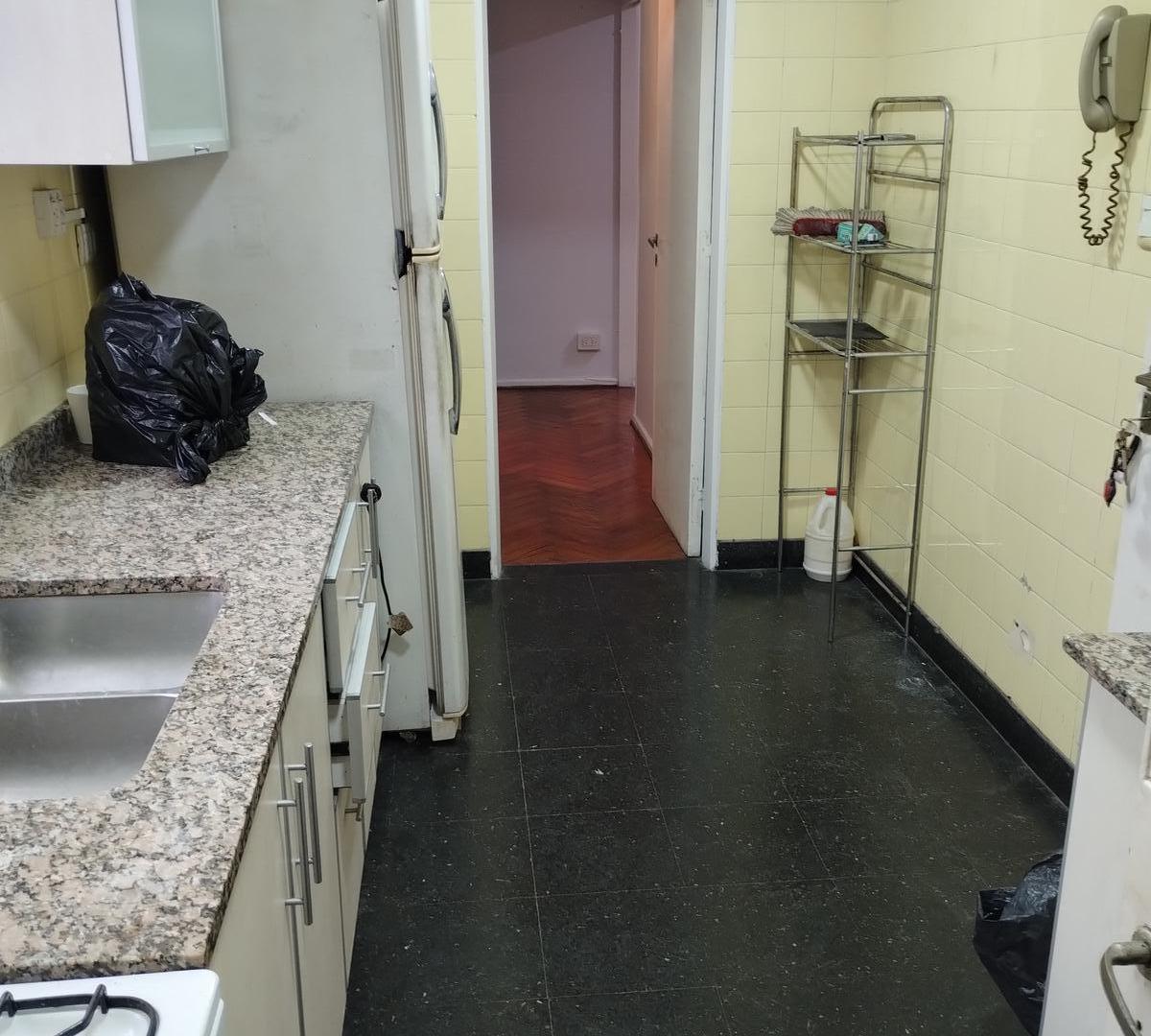Foto de DEPARTAMENTO DE 4 AMBIENTES AL FRENTE CON COCHERA, imagen 5