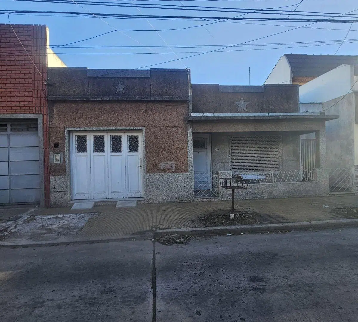 CASA 3 AMB. CON GARAGE, PROXIMA A AV. GRAL PAZ 4