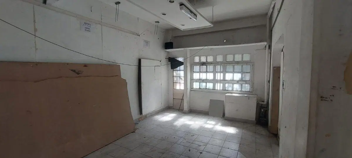 Bodega-Galpon con 700 m² en alquiler en Ramos Mejía 2