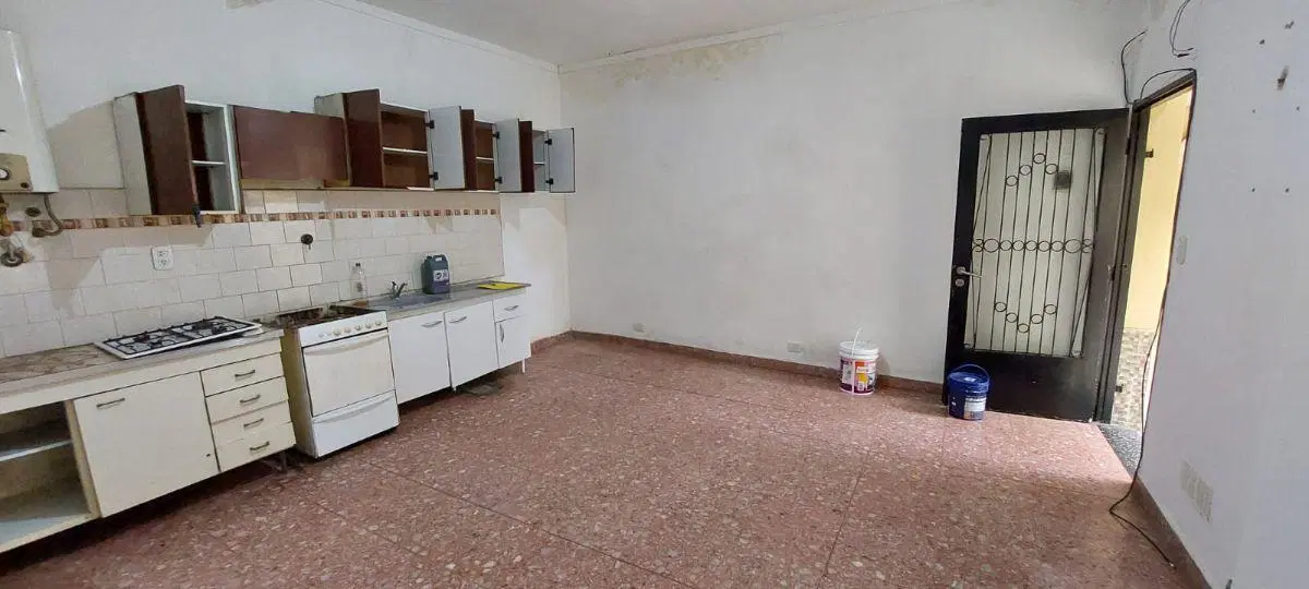 Depto 2 amb. PB. con patio y terraza, sin expensas 3