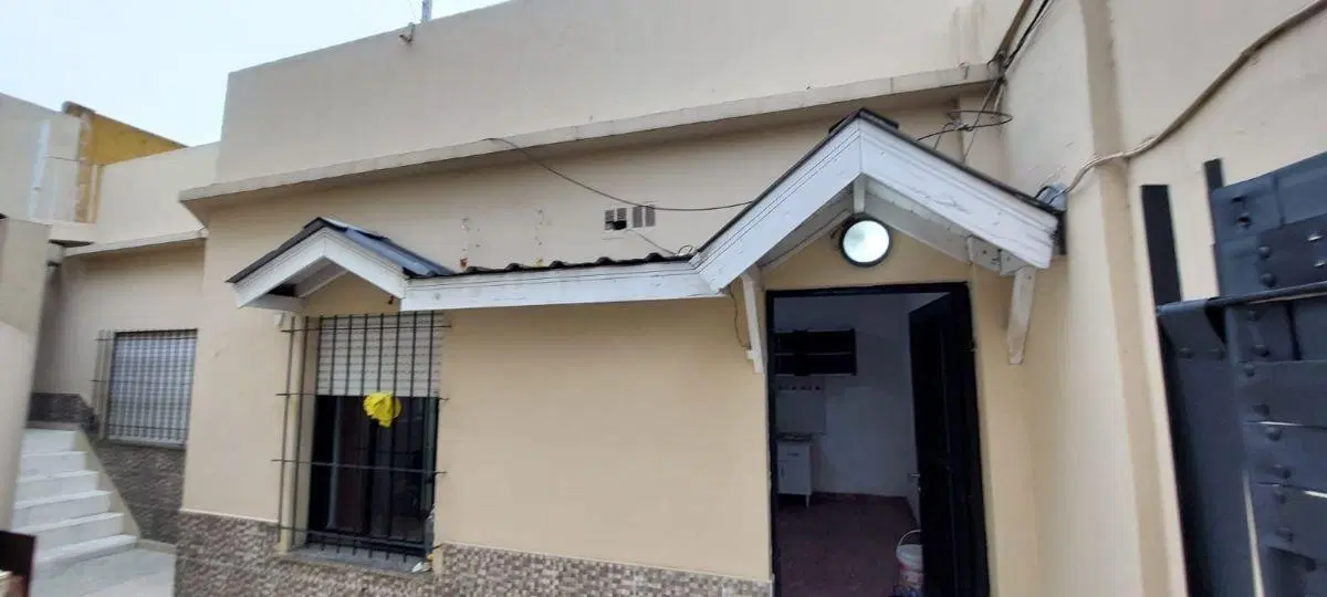 Depto 2 amb. PB. con patio y terraza, sin expensas 2
