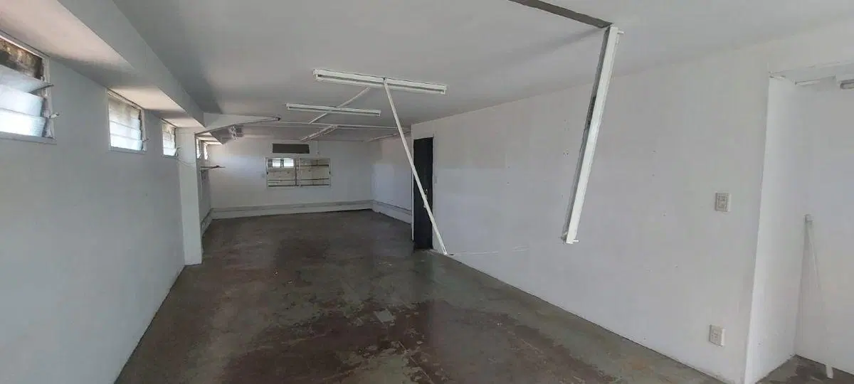 Bodega-Galpon con 700 m² en alquiler en Ramos Mejía 3
