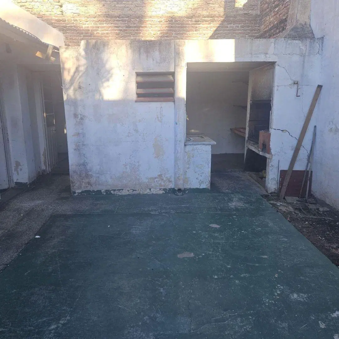 CASA 3 AMB. CON GARAGE, PROXIMA A AV. GRAL PAZ 4