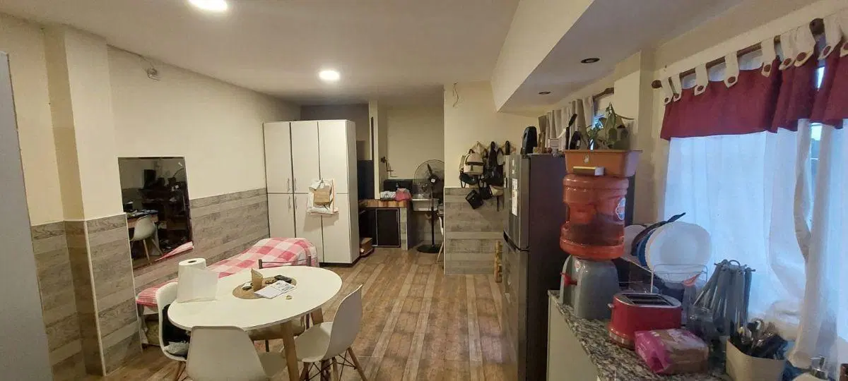 Casa con 220 m² totales y 4 habitaciones en venta en Ramos Mejía 5