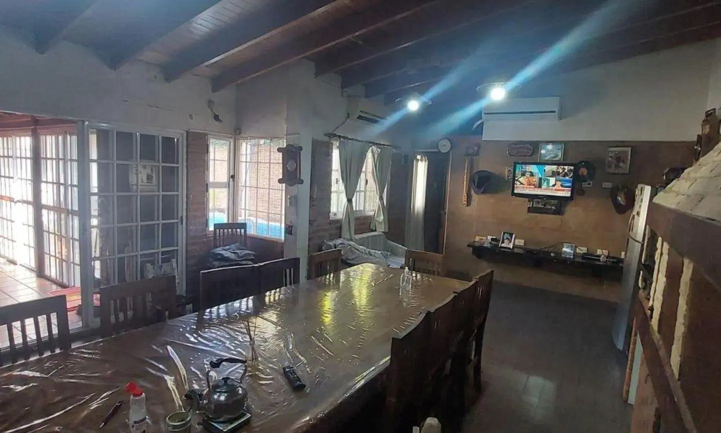 CASA AMPLIO QUINCHO, PILETA C/JARDÍN 8