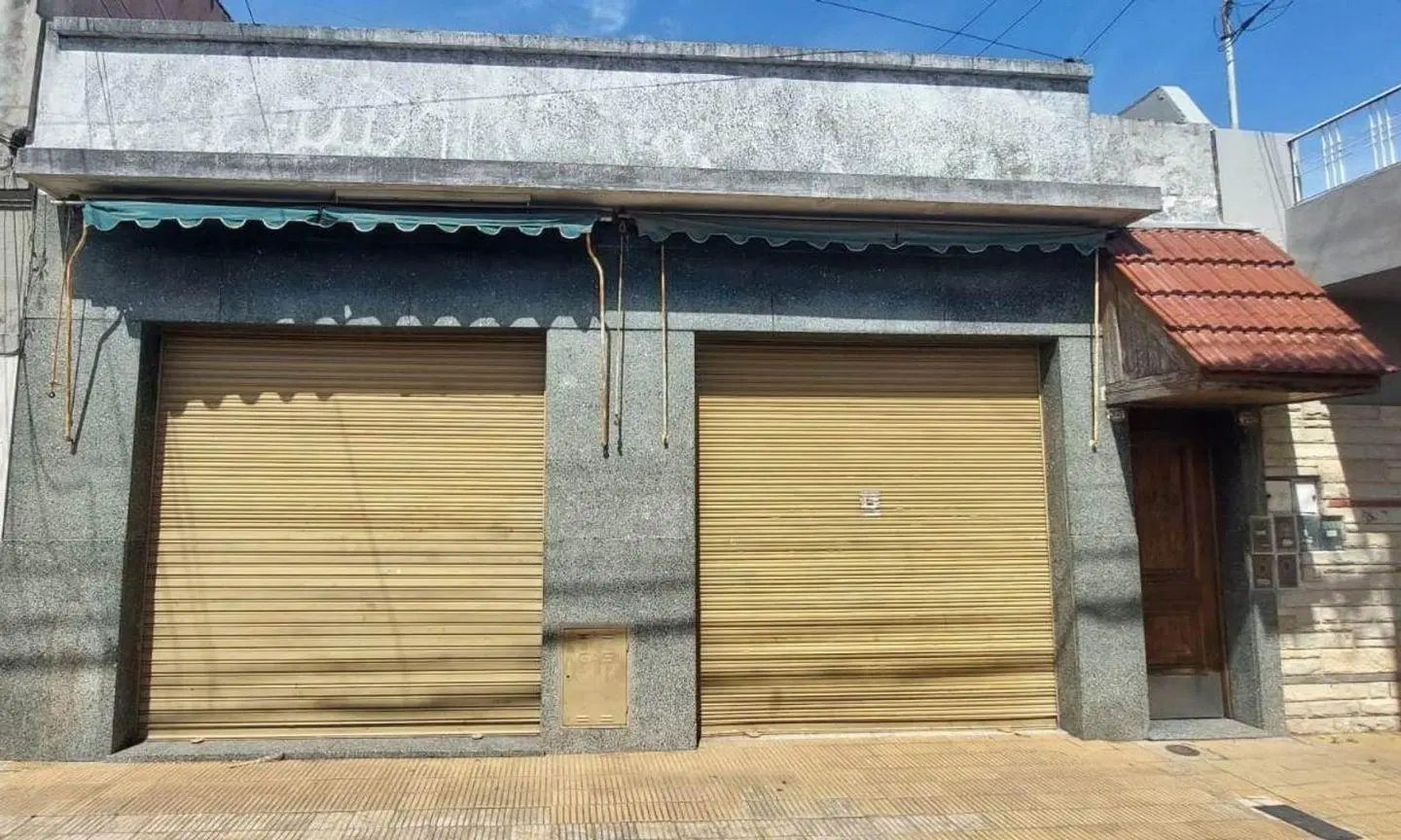 CASA S/LOTE PROPIO DE 8,66 X 30 MTS, CON GARAGE O LOCAL 2