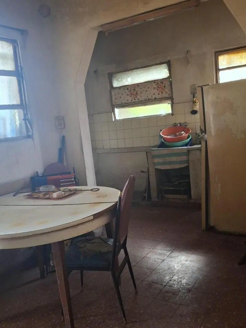 LOTE DE 10 X 20 CON VIVIENDA, PRÓXIMA A AV. GRAL. PAZ 4