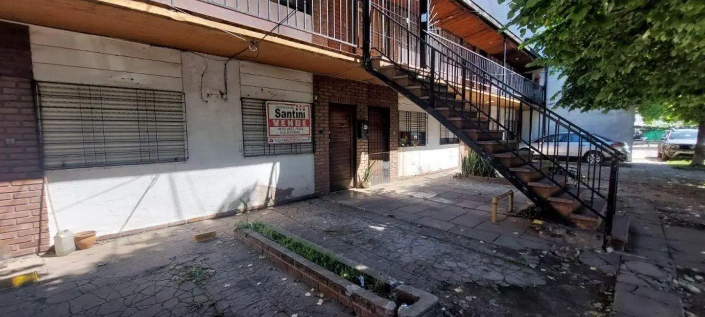 depto monoamb. planta baja con patio y entrada de auto 5