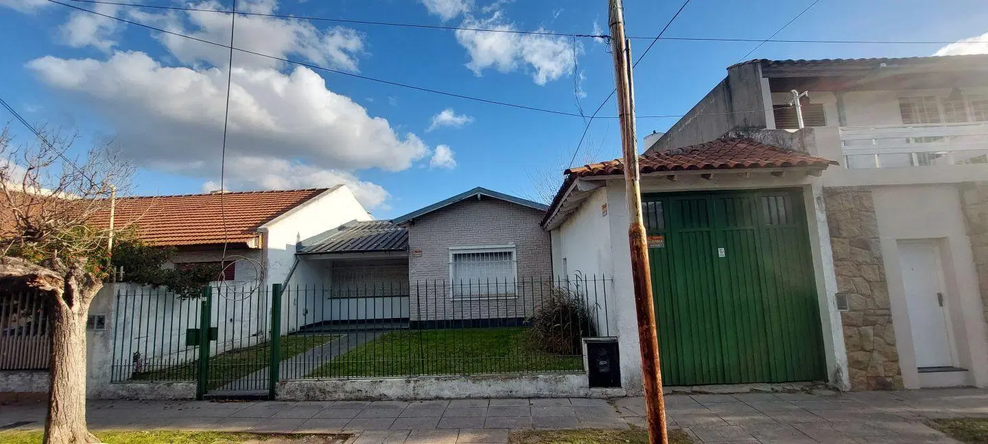 Alquiler, Muy Linda Casa en Barrio Residencial ! 4