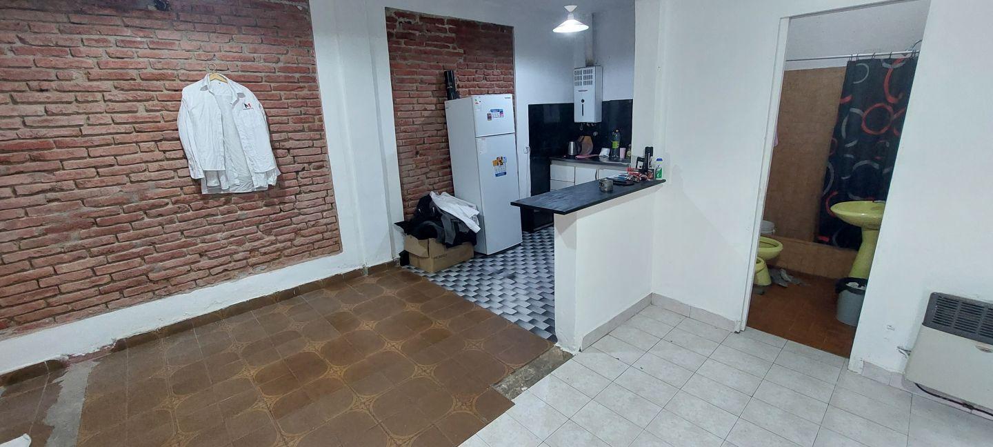 Foto de Muy Buen Dpto. Tipo Casa 2 amb, con Patio !, imagen 3