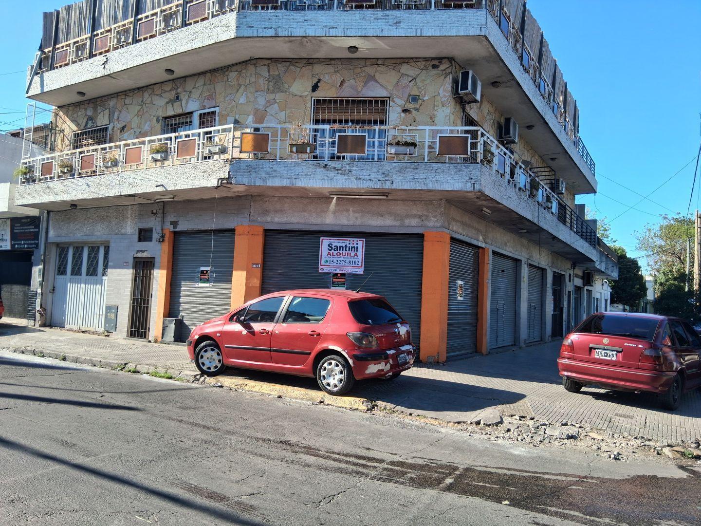 Foto de Muy Buen Local en Esquina !, imagen 2