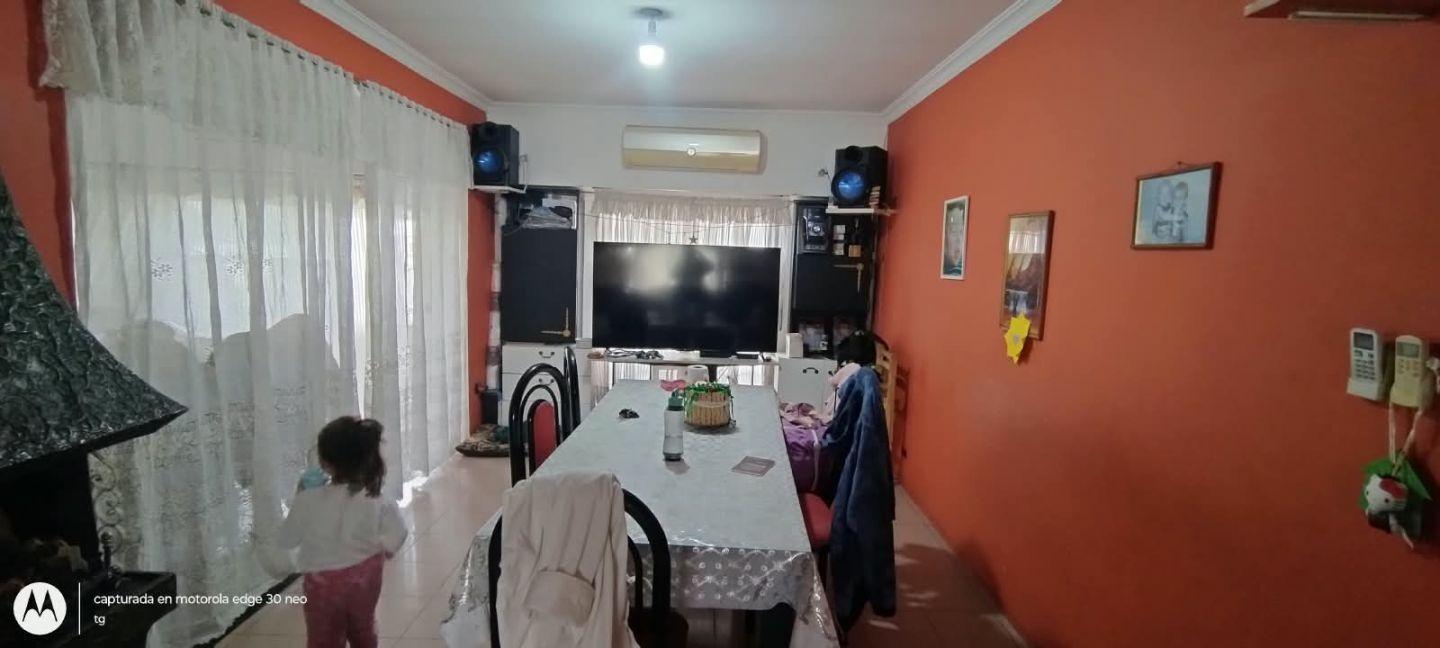 Foto de Dpto. Tipo Casa 4 amb, 2°, Frente !, imagen 1