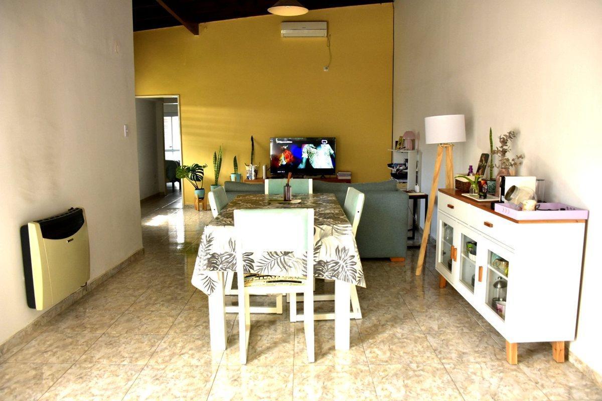 Casa en Venta Villa Elisa, 2 Dorm. 5