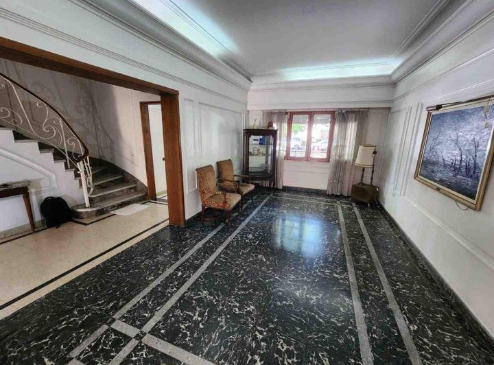 Casa venta La Plata 5 dormitorios cochera y pileta 5
