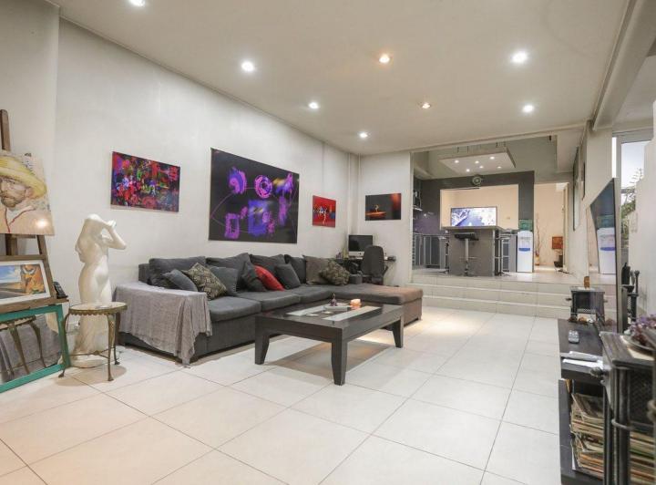CASA VENTA POMPEYA 5 AMBIENTES QUICHO, 4 COCHERAS 4