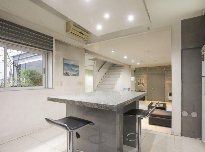 CASA VENTA POMPEYA 5 AMBIENTES QUICHO, 4 COCHERAS 3