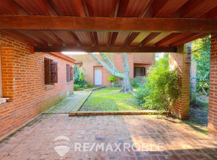 Casa en venta Villa Elisa 4 dormitorios Pileta 1