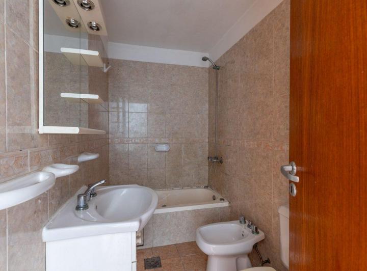 DEPARTAMENTO ALQUILER LA PLATA 2 DORMITIOS COCHERA 4