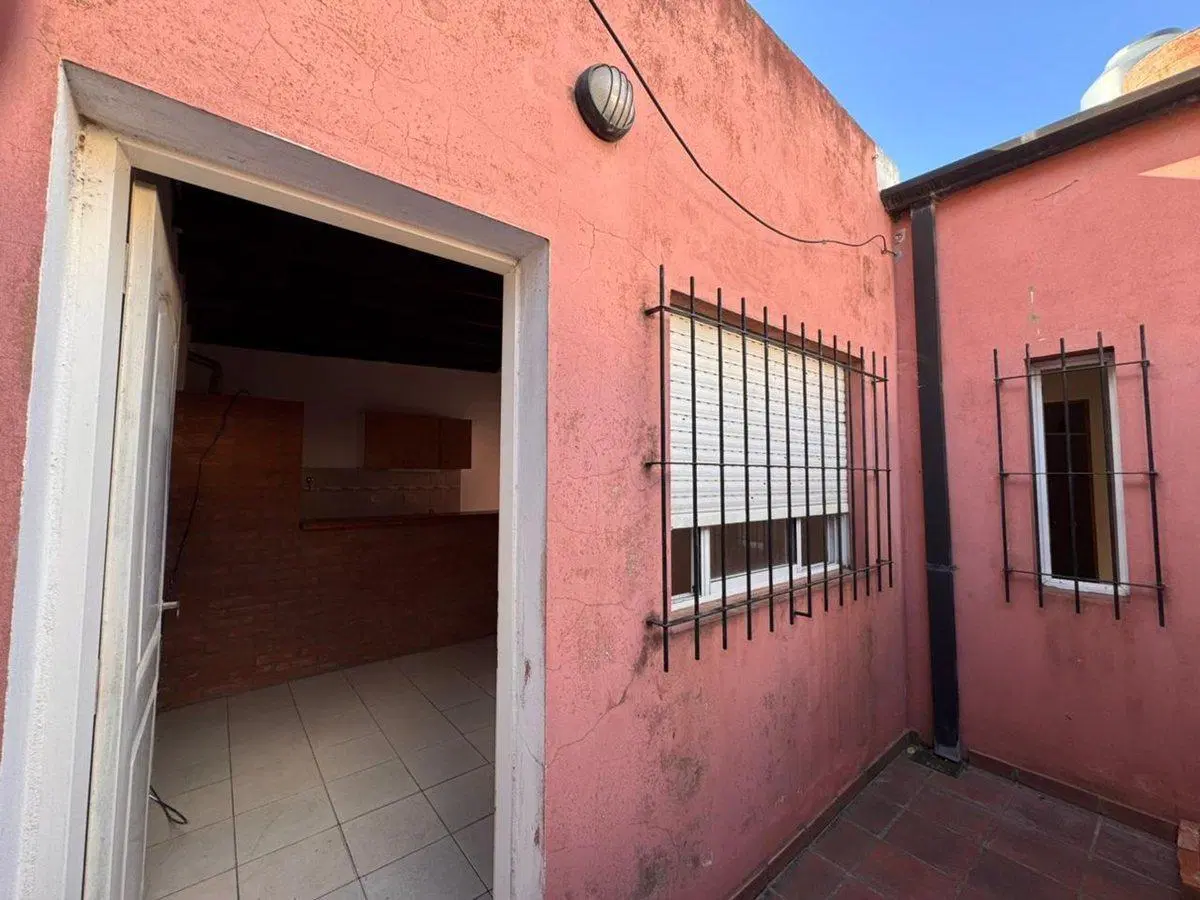 DEPARTAMENTO VENTA BERISSO 1 DORMITORIO 2 PATIOS 5