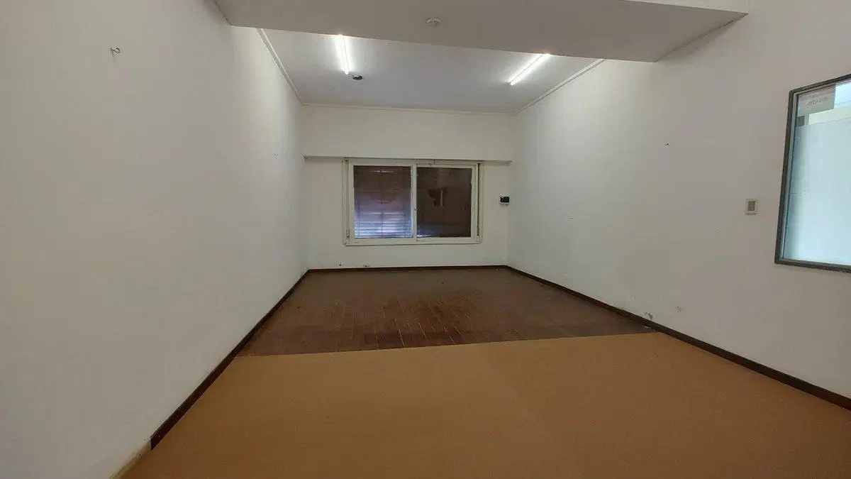 OFICINA EN VENTA EN LA PLATA. USO VARIADO 5