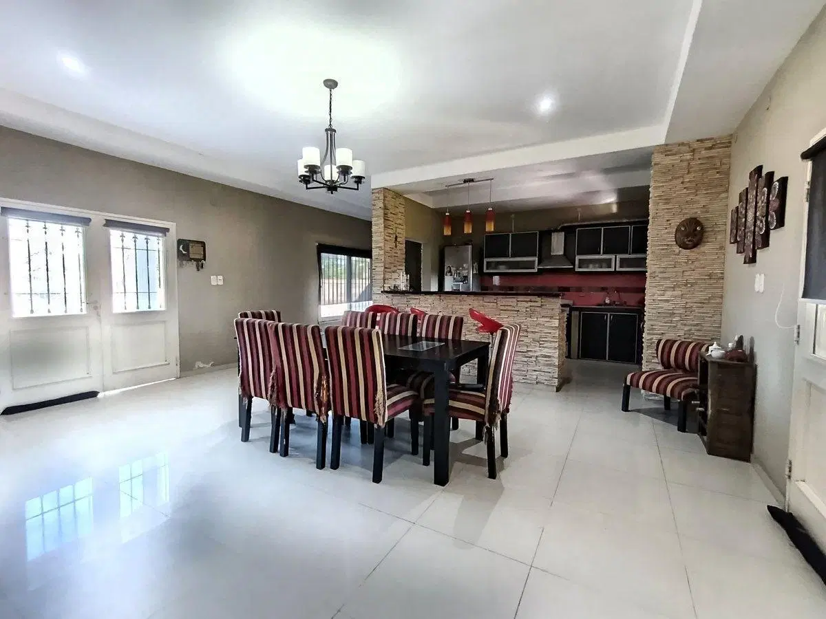 CASA EN VENTA BERISSO LOS TALAS CON DEPARTAMENTO 5