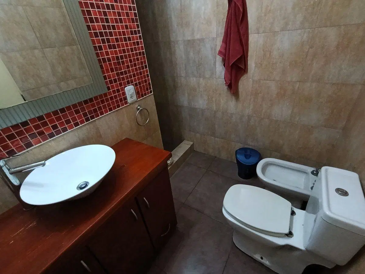 CASA EN VENTA BERISSO LOS TALAS CON DEPARTAMENTO 4