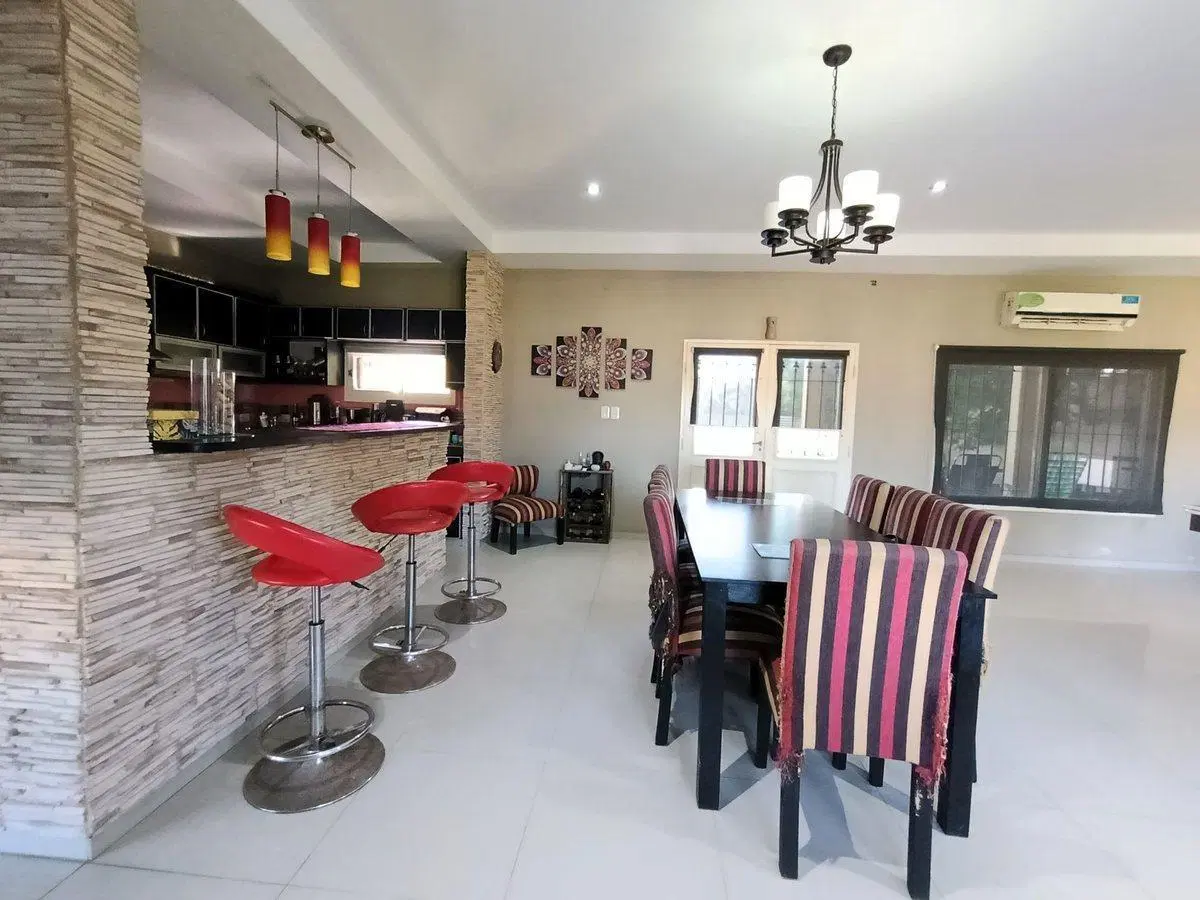 CASA EN VENTA BERISSO LOS TALAS CON DEPARTAMENTO 3