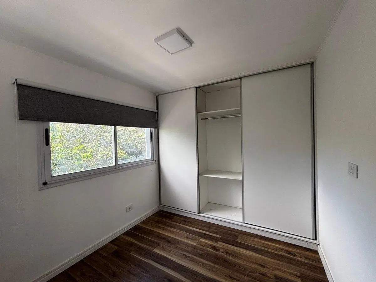 DÚPLEX EN VENTA CITY BELL 2 DORMITORIOS COCHERA 5