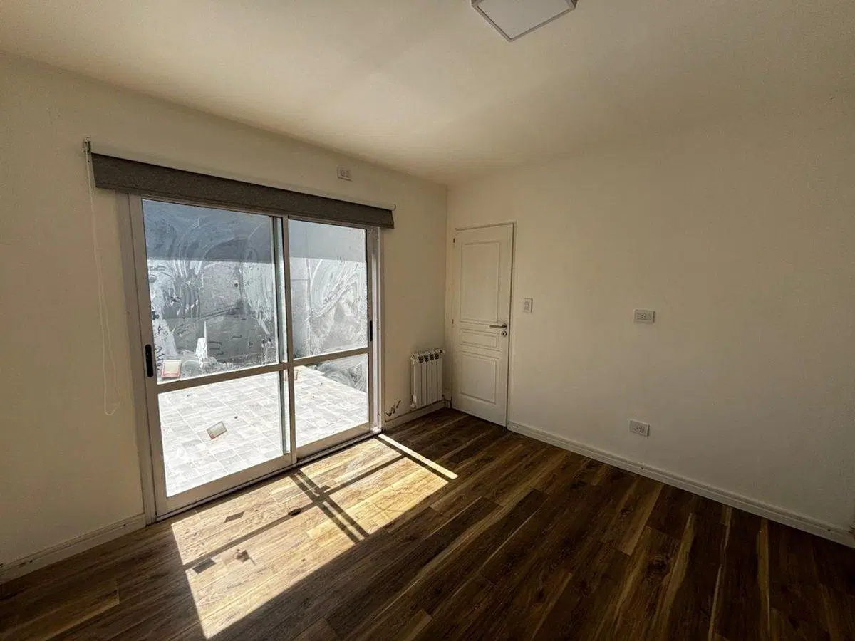 DÚPLEX EN VENTA CITY BELL 2 DORMITORIOS COCHERA 2