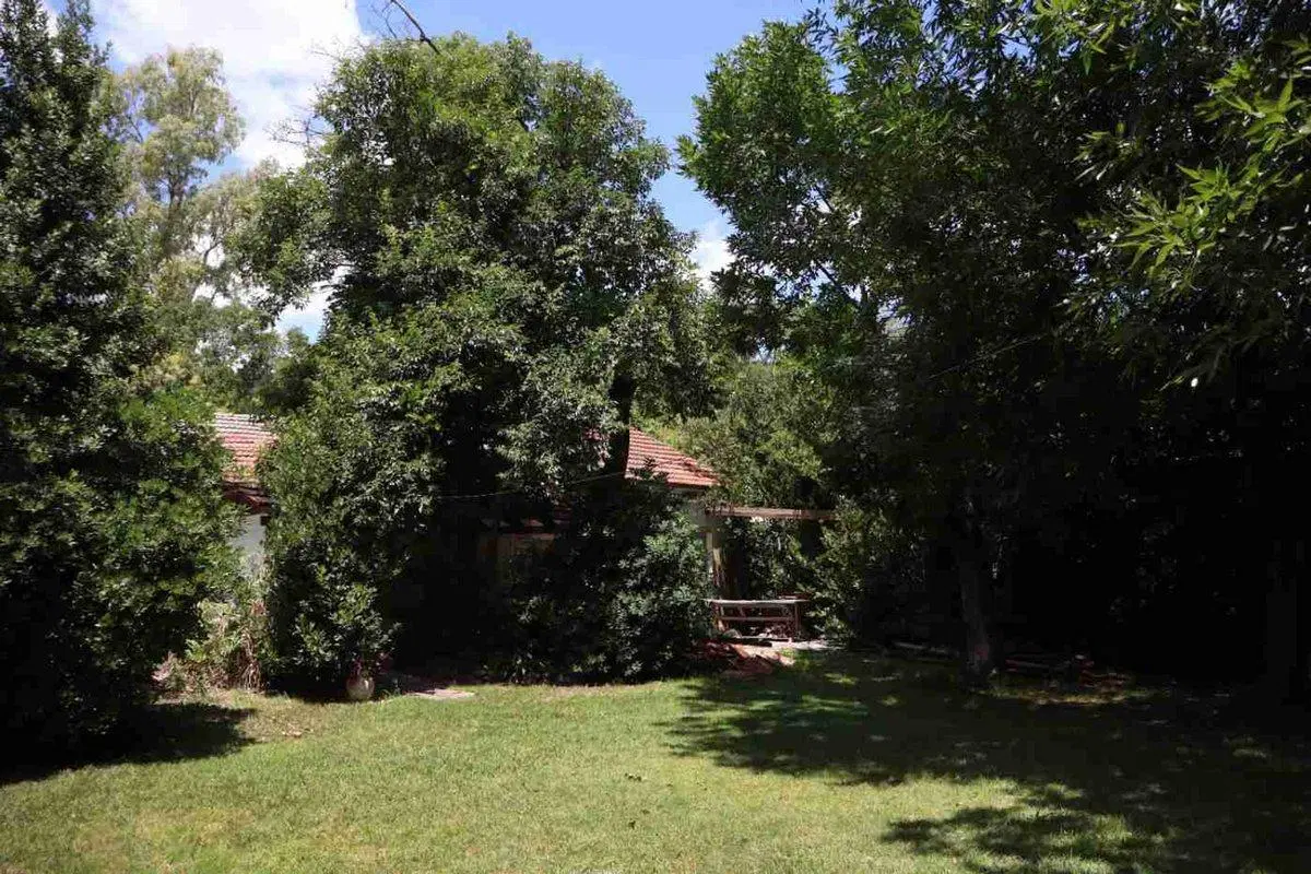 Lote en venta en City bell con pileta 5