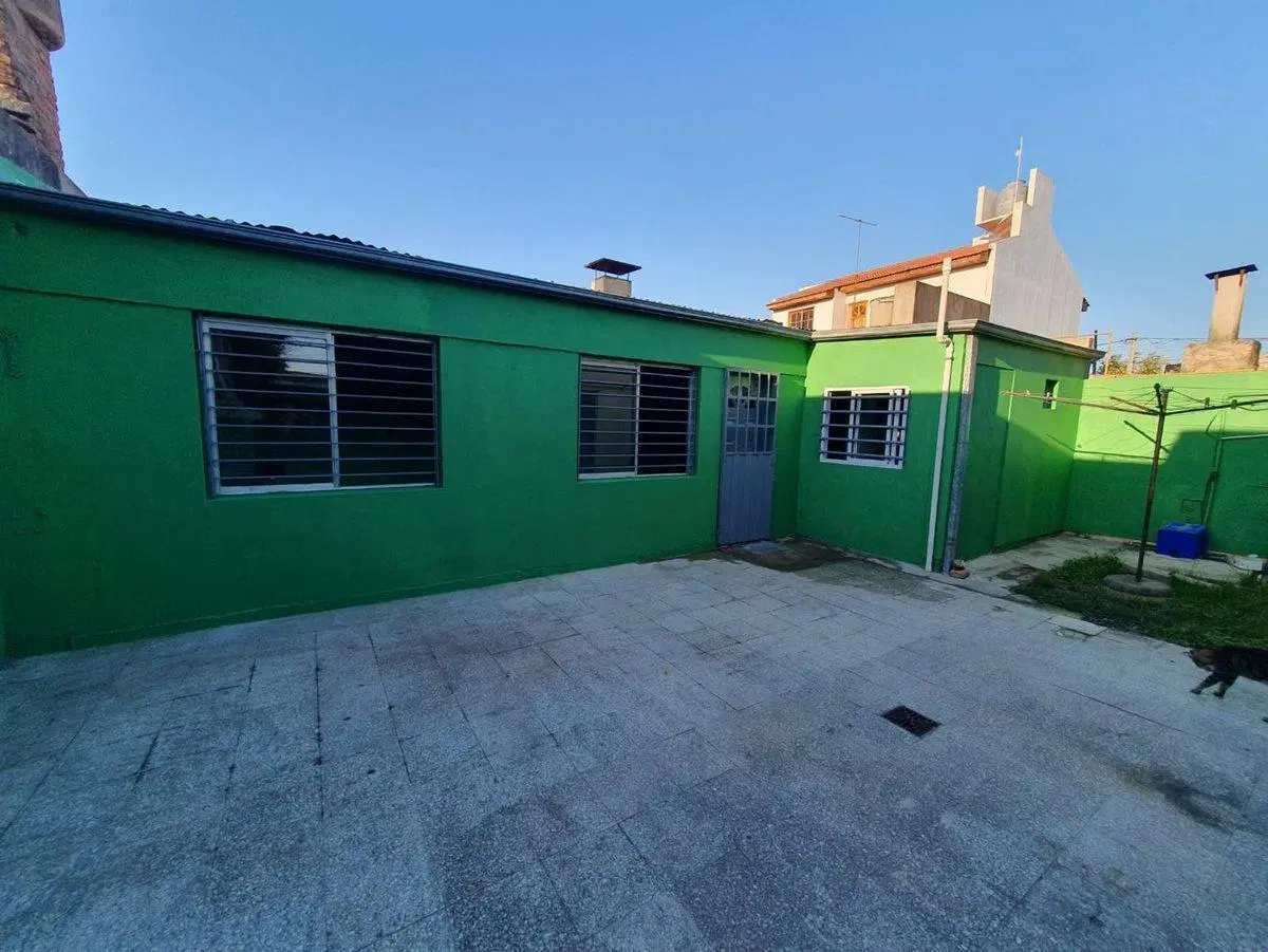 CASA EN VENTA SAN CARLOS BERISSO 2 DORMITORIOS 3