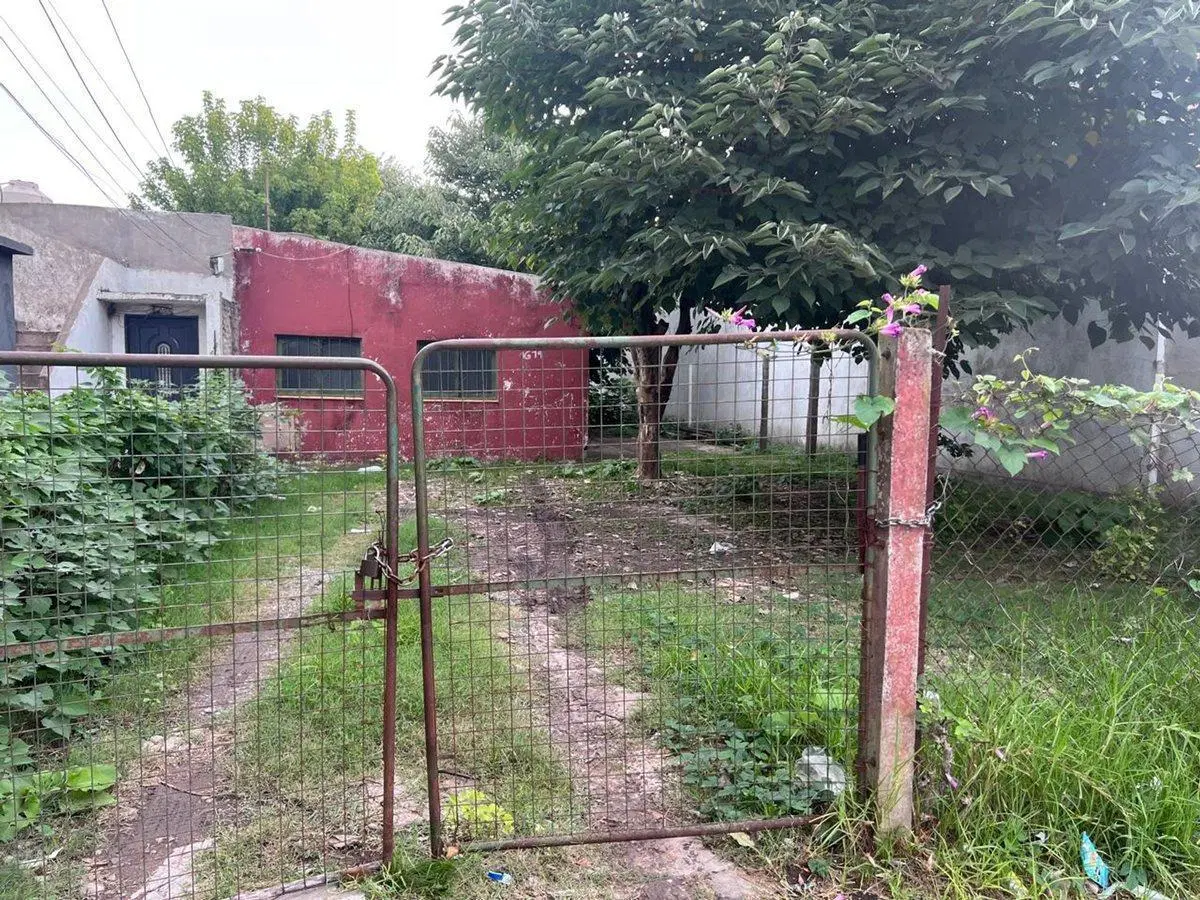 LOTE EN VENTA LA PLATA SOBRE AVENIDA 149 4