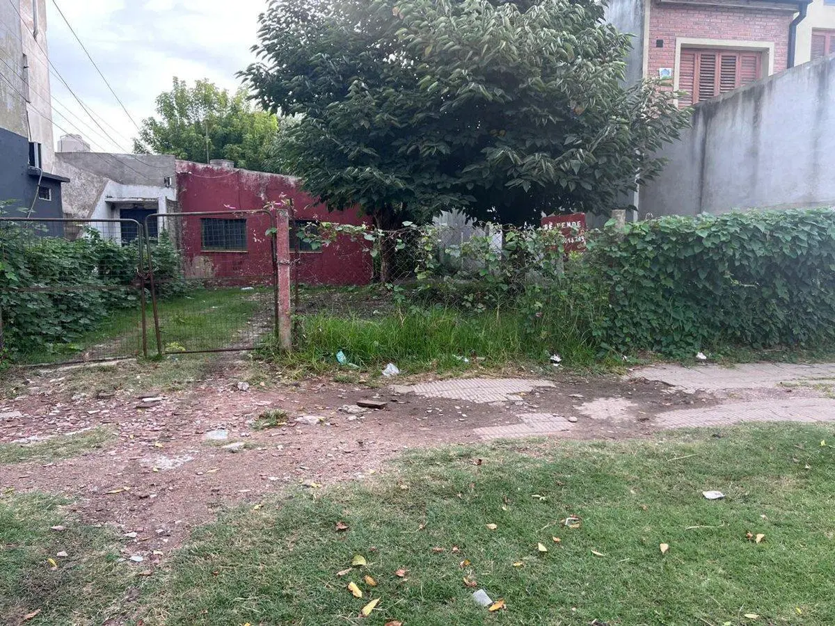 LOTE EN VENTA LA PLATA SOBRE AVENIDA 149 3