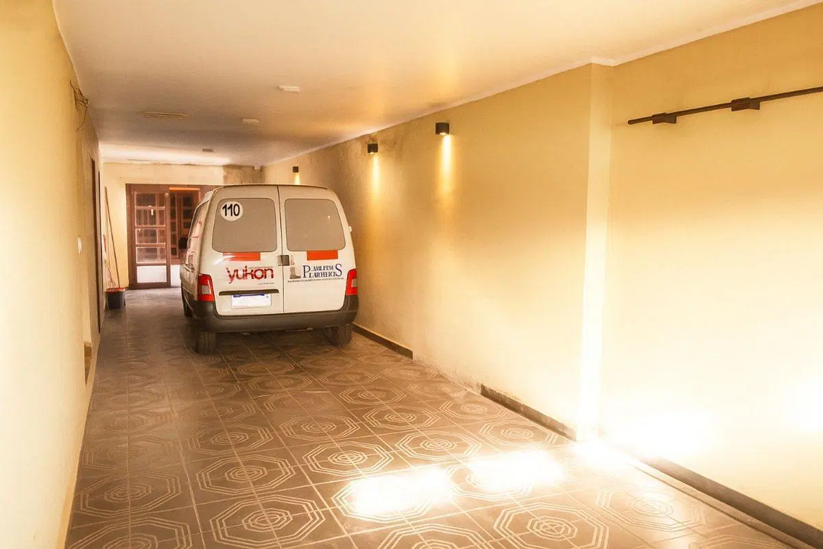 CASA VENTA LOS HORNOS 6 DORMITORIOS PILETA 4