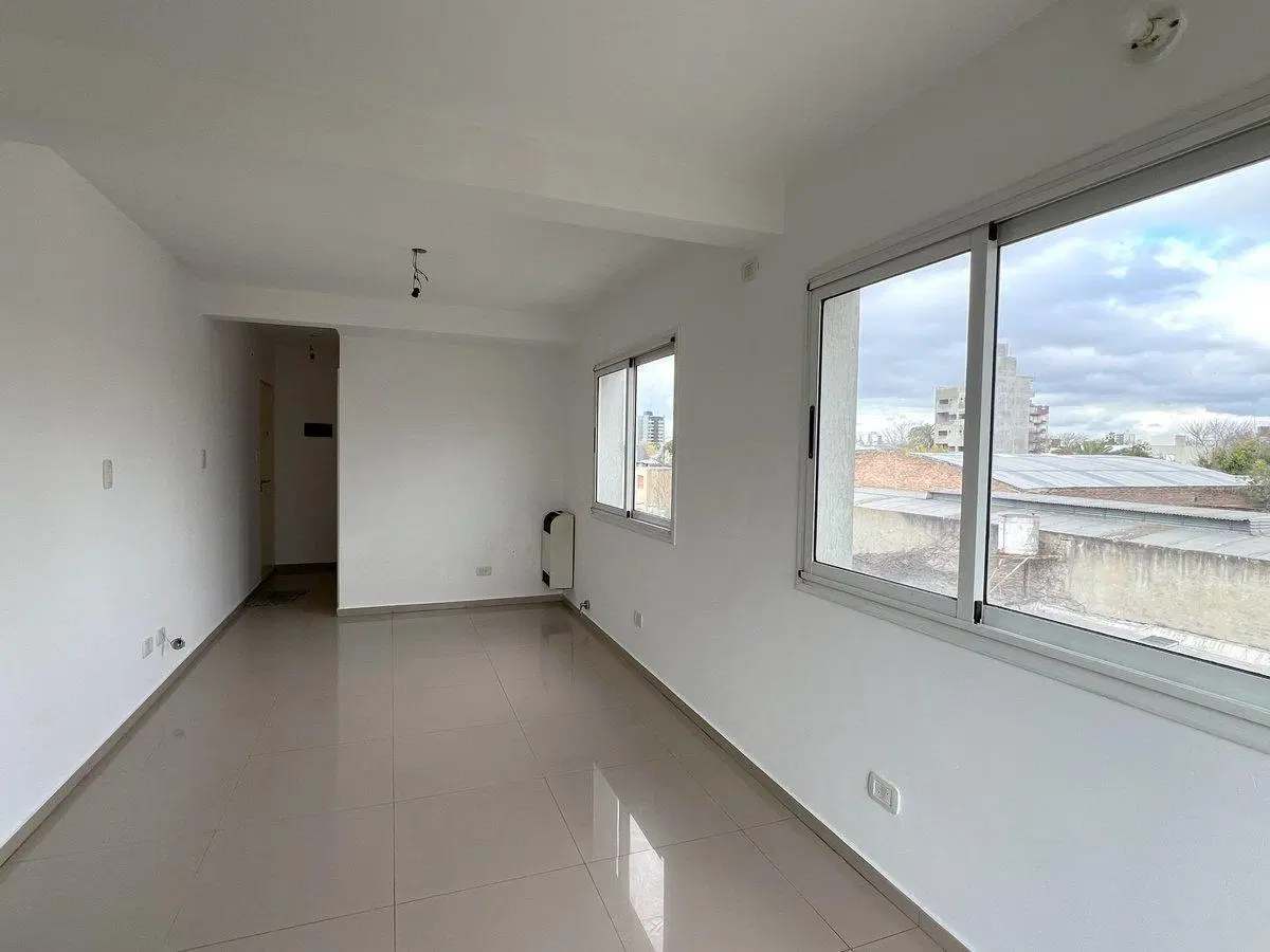 MONOAMBIENTE EN VENTA LA PLATA CON BALCON 2