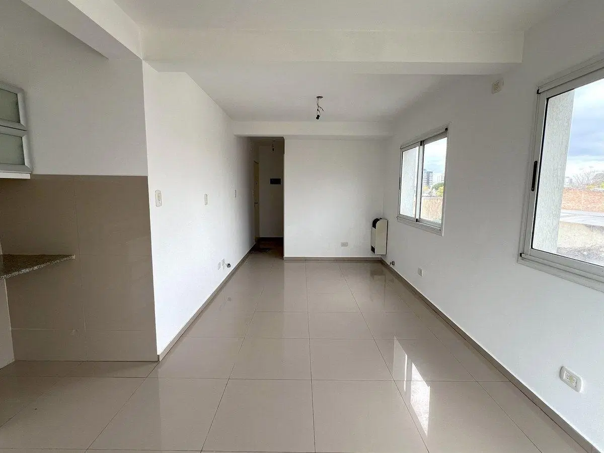 MONOAMBIENTE EN VENTA LA PLATA CON BALCON 5