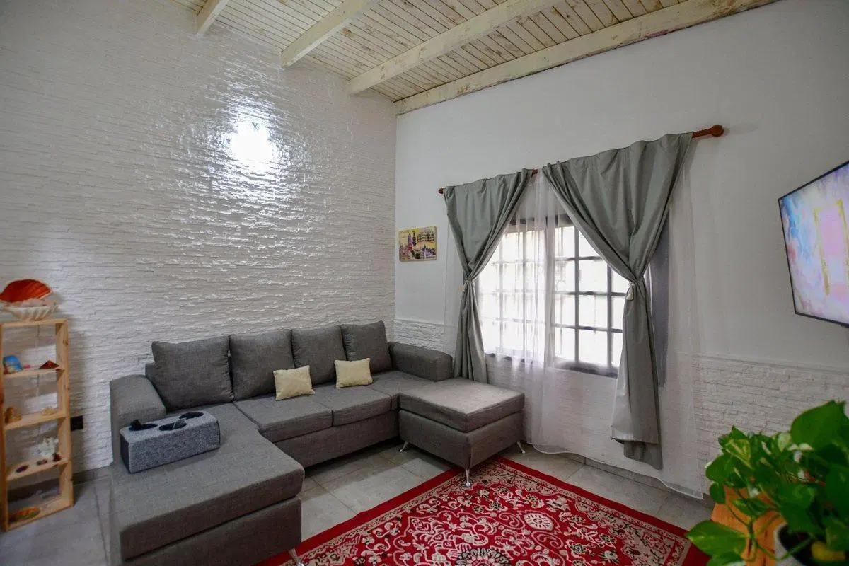CASA EN VENTA GONNET 3