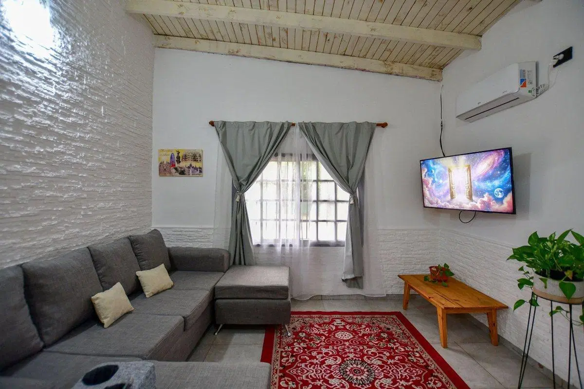 CASA EN VENTA GONNET 4