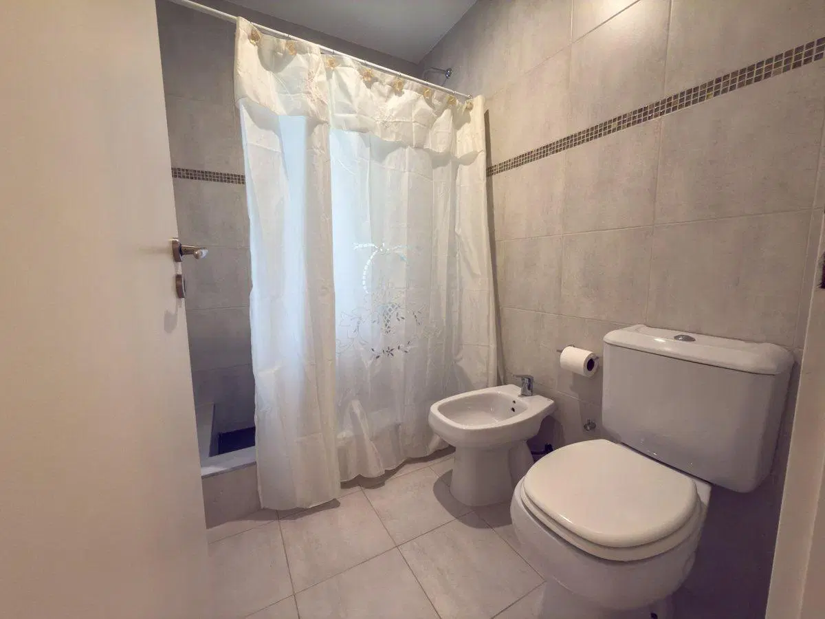 CASA EN VENTA BARRIO EL MIRADOR 6 DORMITORIOS 4