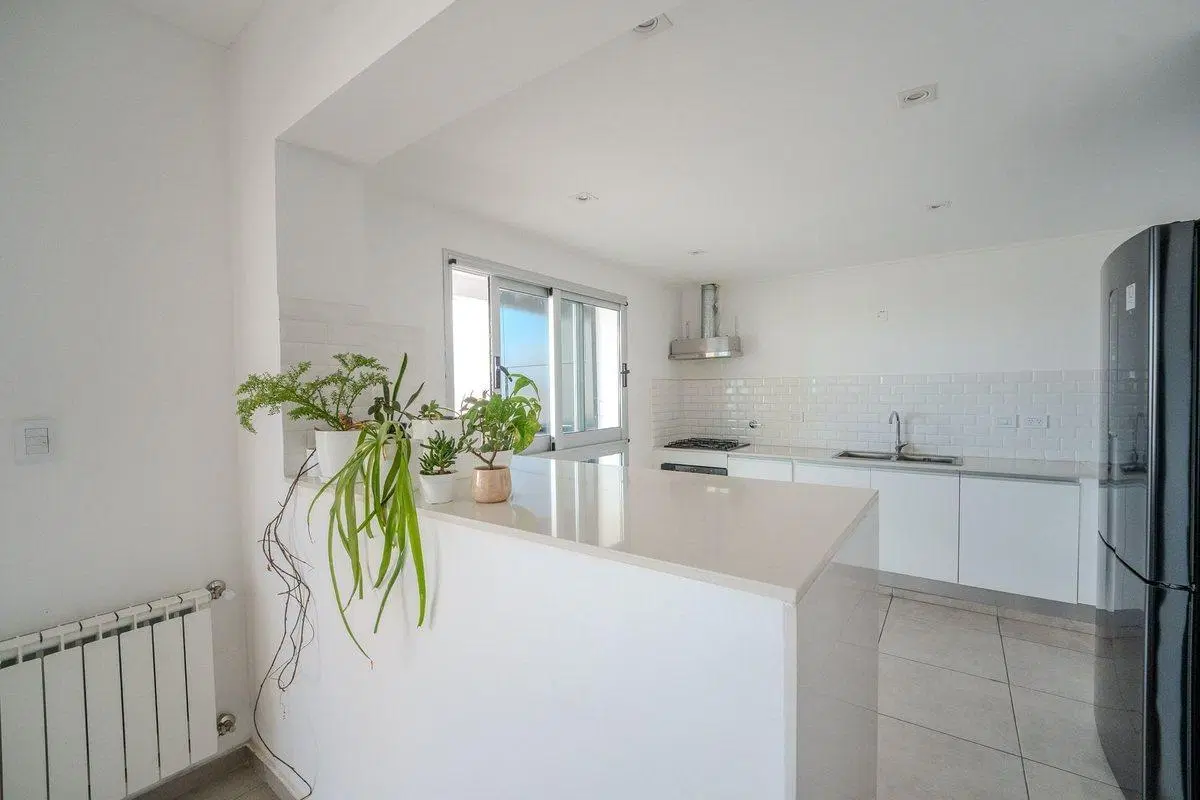 SEMIPISO EN VENTA LA PLATA COCHERA CUBIERTA 5