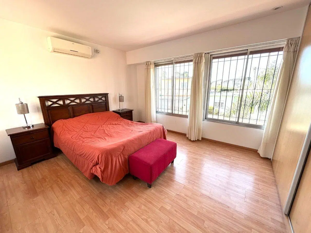 CASA VENTA QUILMES 5 AMBIENTES JARDIN APTA CREDITO 2
