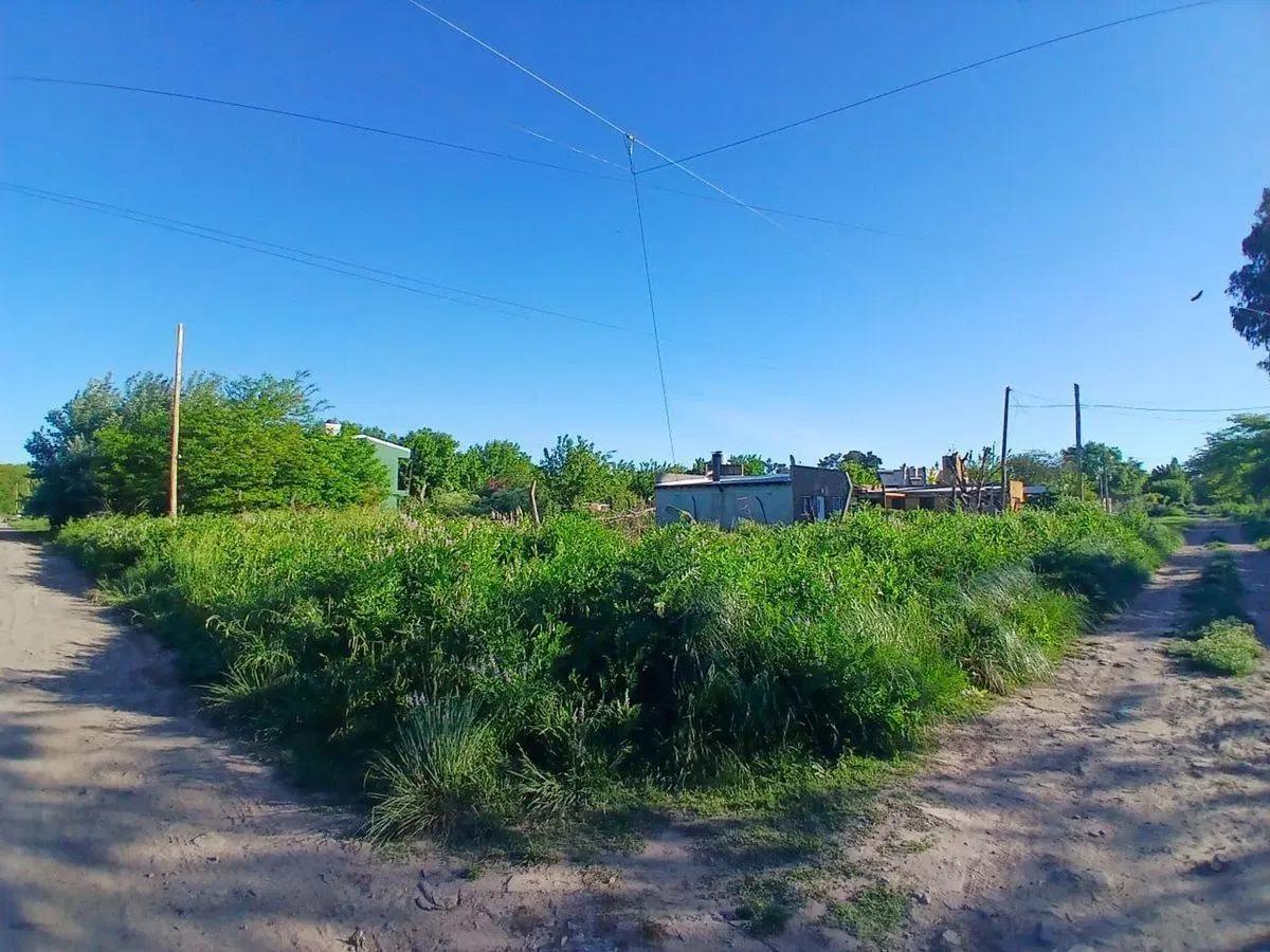 LOTE EN VENTA LA PLATA EN ESQUINA 4