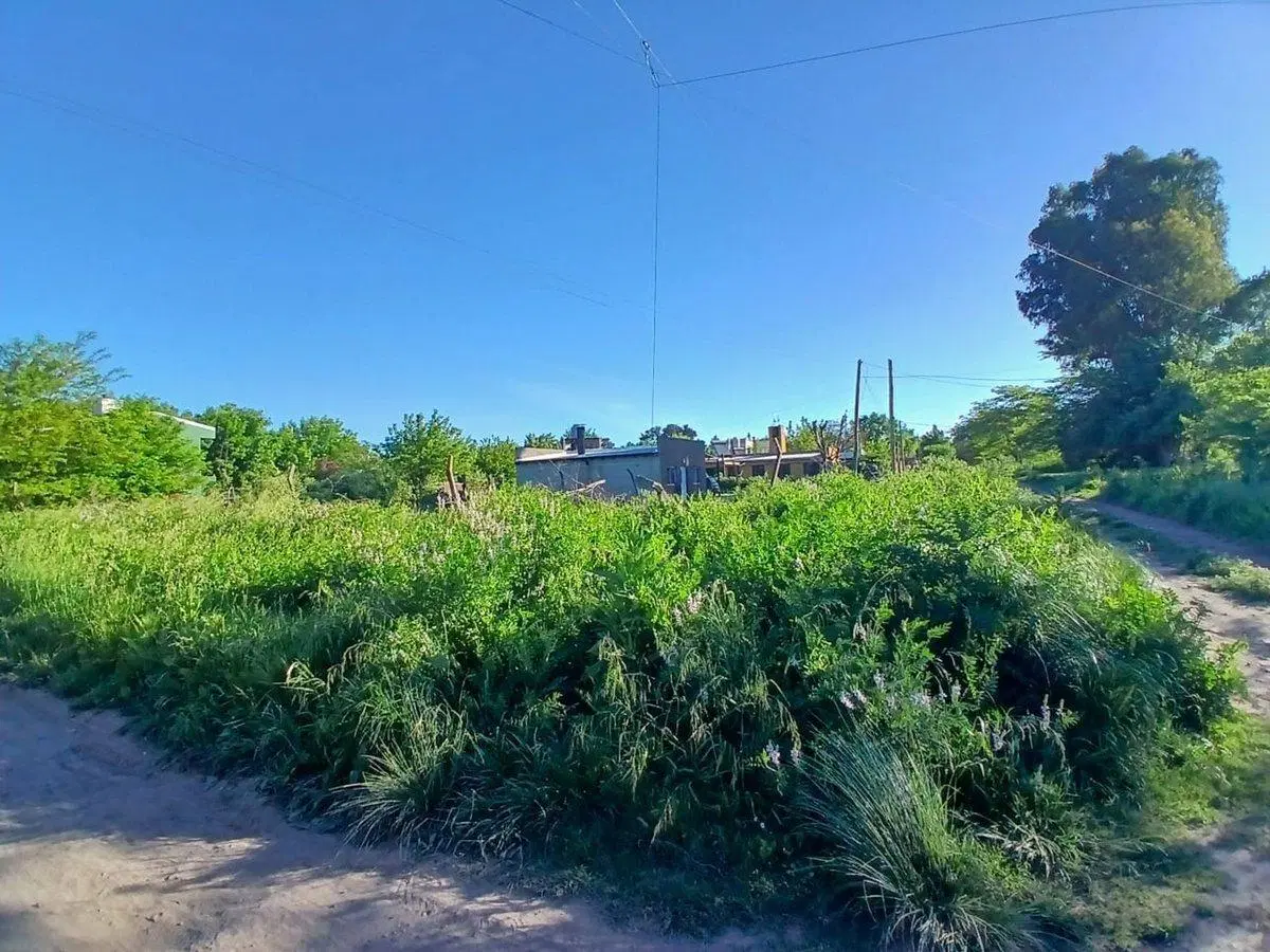 LOTE EN VENTA LA PLATA EN ESQUINA 2
