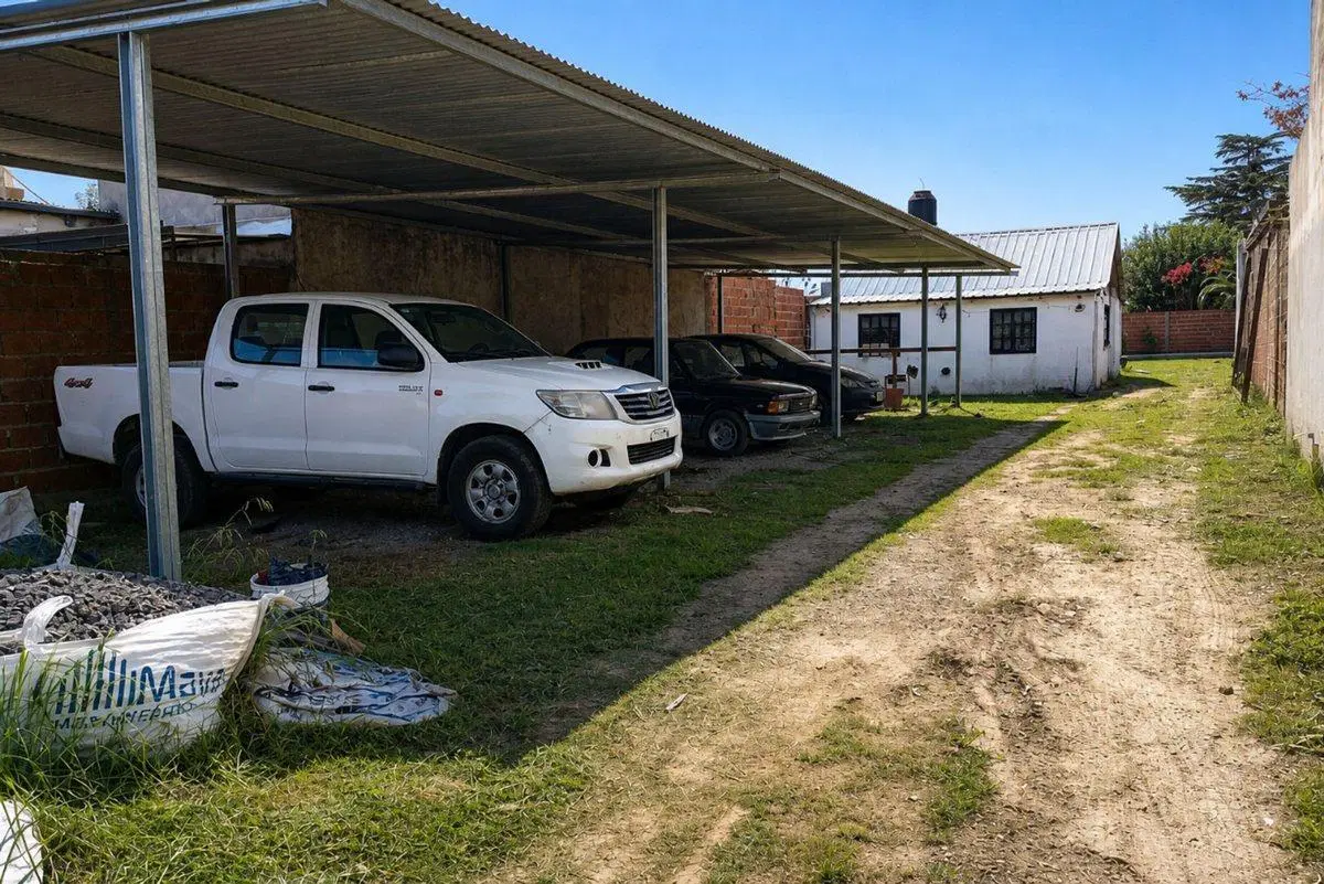 QUINTA EN VENTA LA PLATA CON SALON MULTIUSOS 3